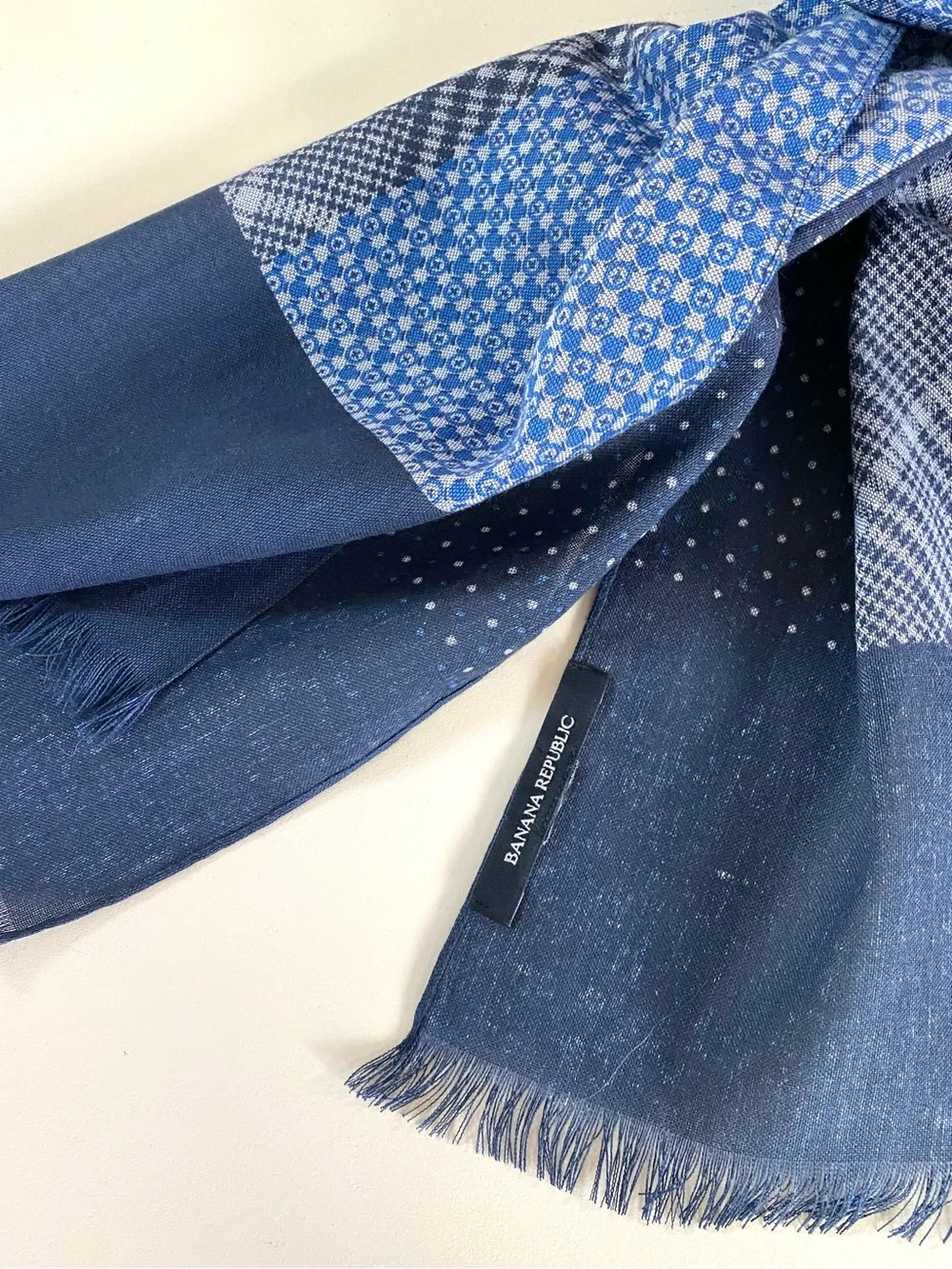 BANANA REPUBLIC - Men’s Classic Blue Patterned Colorblock Scarf